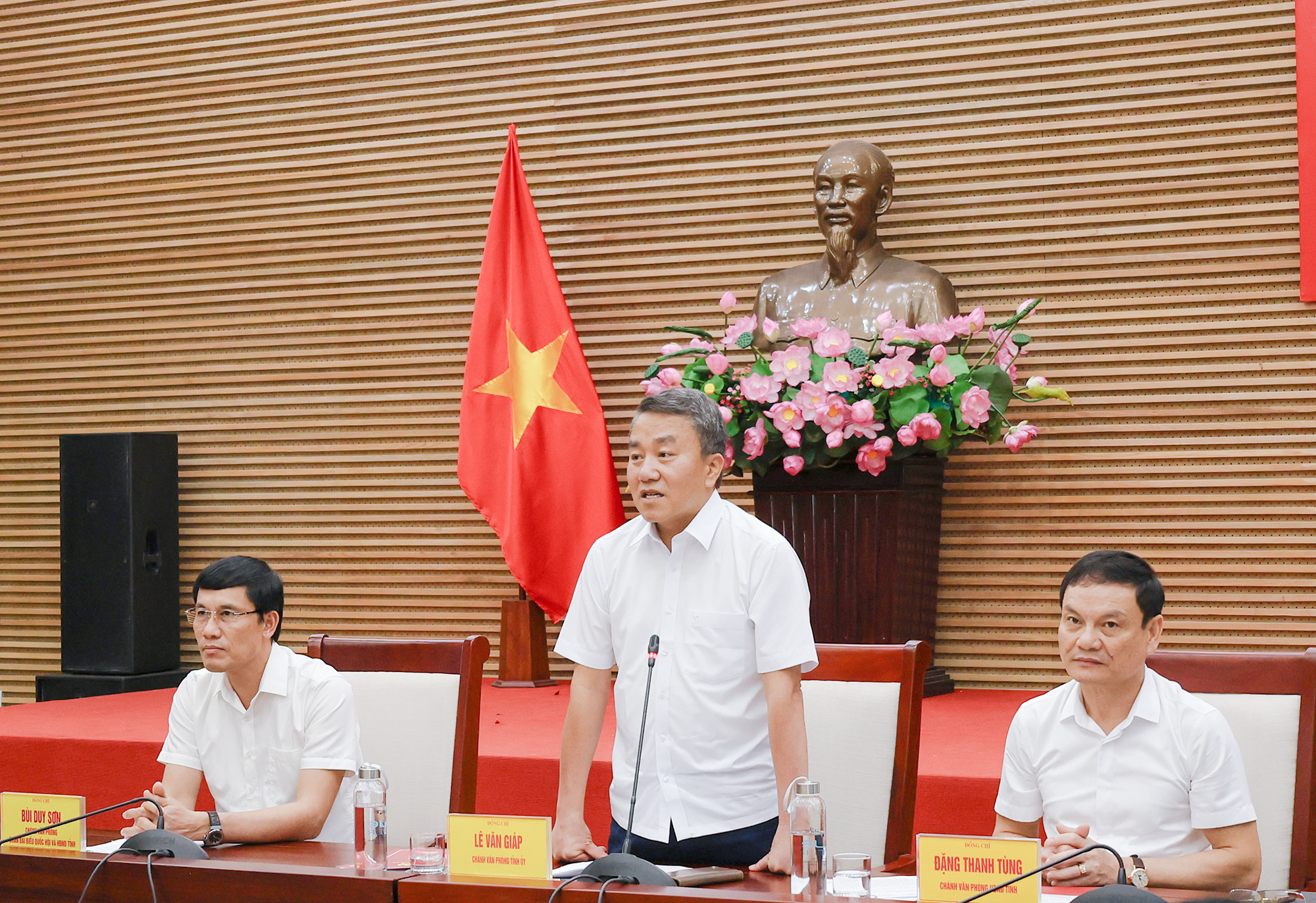 Anh-tin-bai